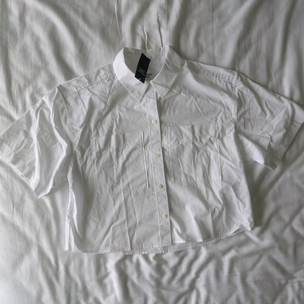 NWT Abercrombie and Fitch Cropped Collared Shirt